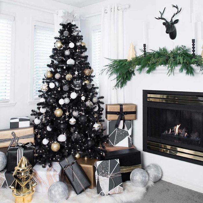 Black christmas tree decor