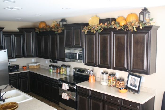 Kitchen cabinet decor on top