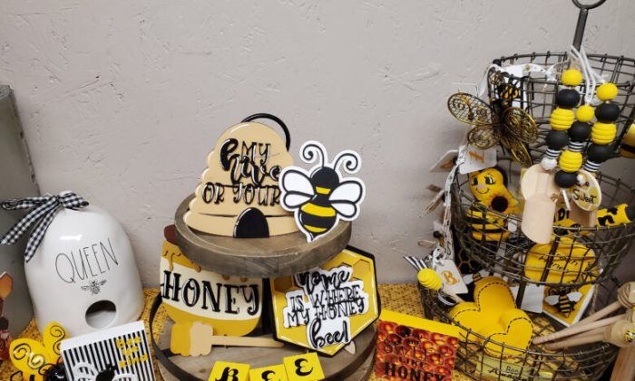 Bee decor for kitchen