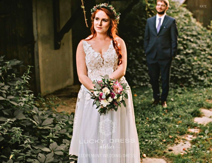 Elopement wedding dress plus size