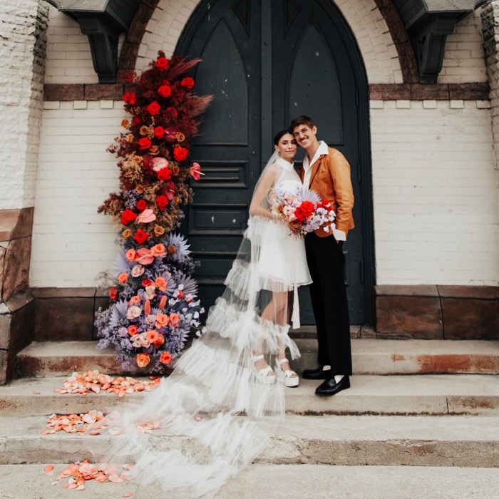 A line wedding dress with veil